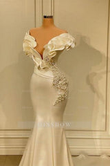 Designer White Long Pearl Ruffle Evening Dresses