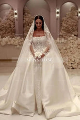 Elegant A-Line Tulle Scoop Sleeveless White Wedding Dress With Appliques