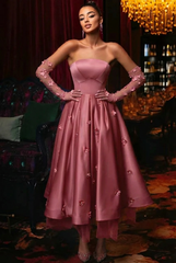 Elegant Black A-Line Strapless Sleeveless Tea-Length Satin Evening Dresses With Flowers