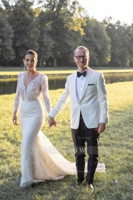 Elegant Bohemia White V-Neck Mermaid Long Sleeve Court Train Lace Wedding Dresses