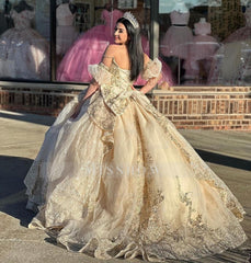 Elegant Champagne Sweetheart Sleeveless Lace Applique Bow Ball Gown Quinceanera Dress
