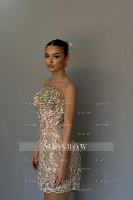 Elegant Column Lace Sleeveless Short Homecoming Dress With Appliques