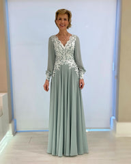 Elegant Green A-Line Mother of Bride V-Neck Long Sleeves Long Chiffon Bridesmaid Dress With Appliques