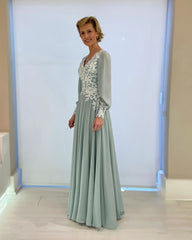 Elegant Green A-Line Mother of Bride V-Neck Long Sleeves Long Chiffon Bridesmaid Dress With Appliques