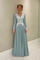 Elegant Green A-Line Mother of Bride V-Neck Long Sleeves Long Chiffon Bridesmaid Dress With Appliques