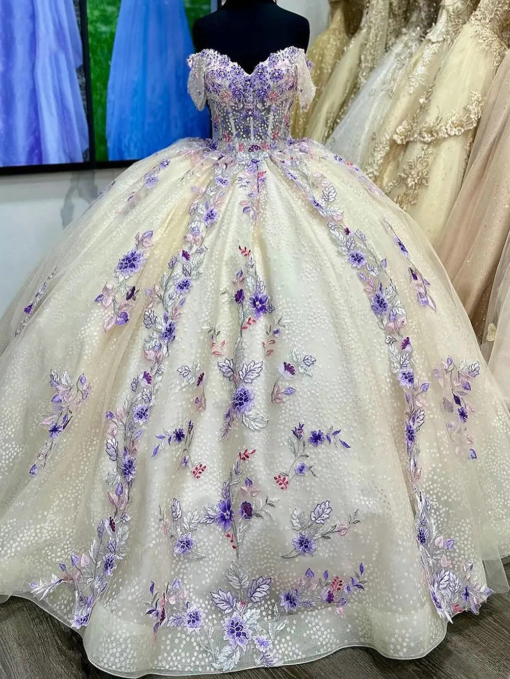 Elegant Ivory Sweetheart Cap Sleeve Floral Applique Beaded Ball Gown Quinceanera Dress