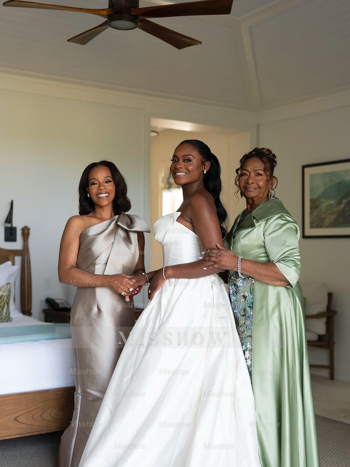 Elegant Long Ball Gown Ivory V-neck Sleeveless Satin Wedding Dress