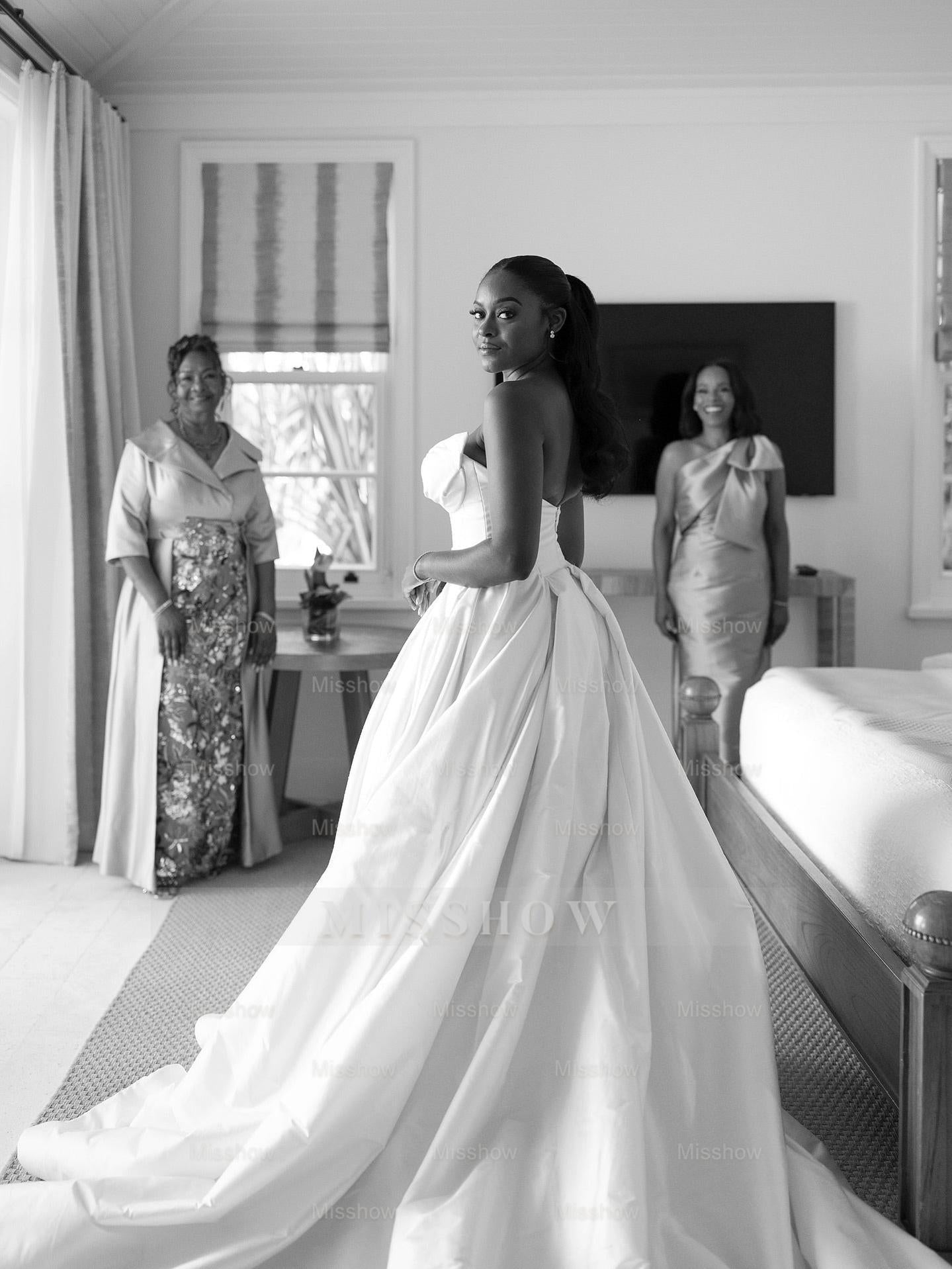 Elegant Long Ball Gown Ivory V-neck Sleeveless Satin Wedding Dress