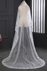 Elegant Tulle Lace Scalloped Edge 3*1.5M Wedding Veils with Appliques