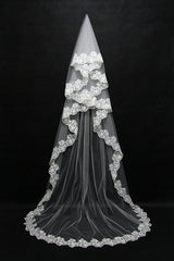 Elegant Two Tiered Veil for Bridal Women Wedding Veils With Lace