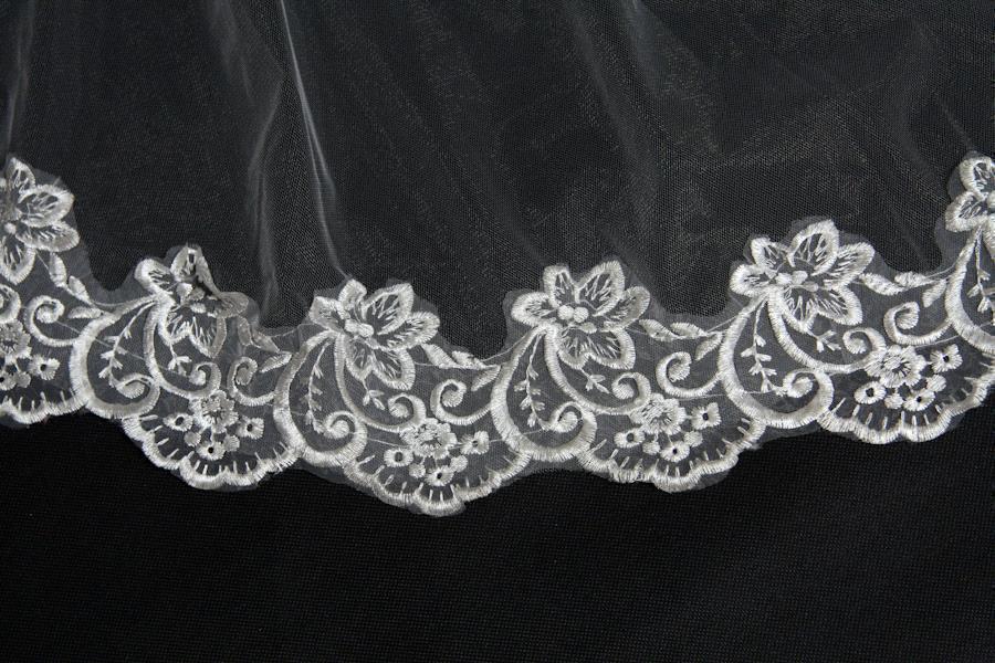 Elegant Two Tiered Veil for Bridal Women Wedding Veils With Lace