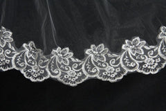 Elegant Two Tiered Veil for Bridal Women Wedding Veils With Lace