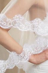 Elegant Two Tiered Veil for Bridal Women Wedding Veils With Lace