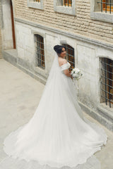 Elegant White A-Line Strapless Off-The-Shoulder Sleeveless Long Simple Chiffon Wedding Dresses With Ruffles