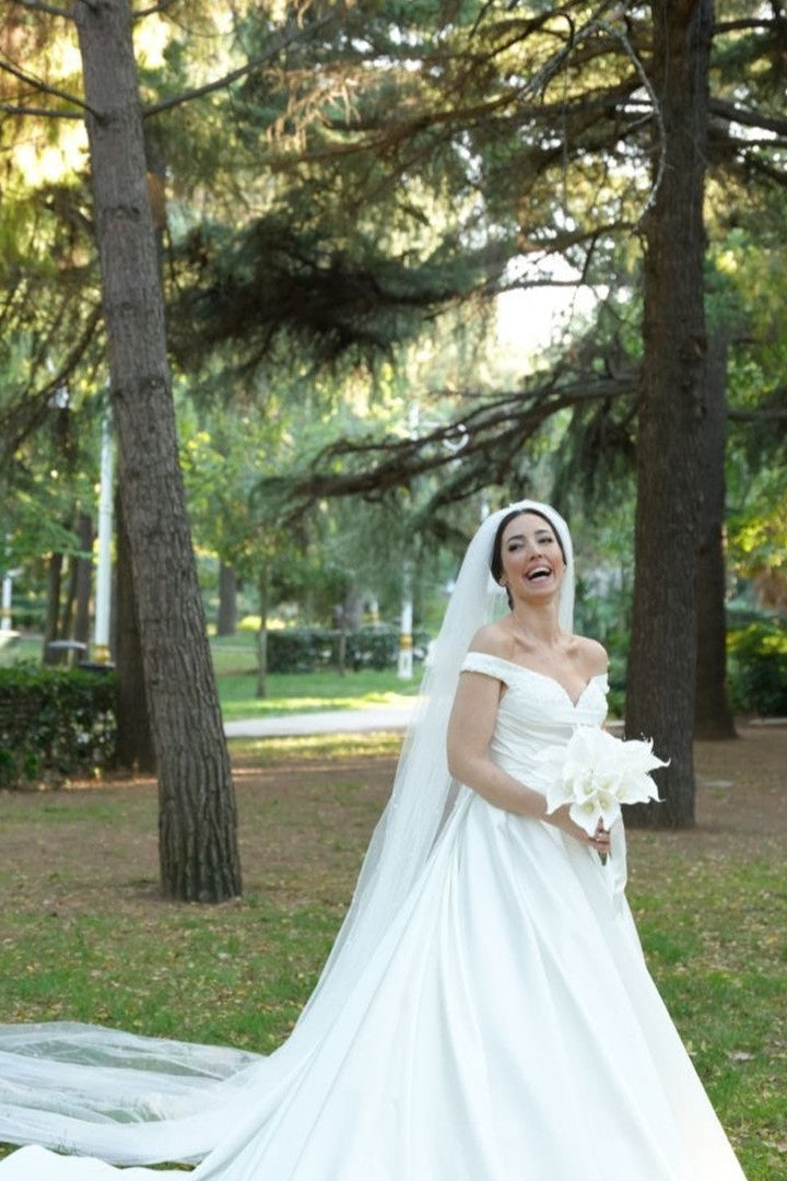 Elegant White Ball Gown Strapless Off-The-Shoulder Sleeveless Beaded Sweep Train Satin Wedding Dress