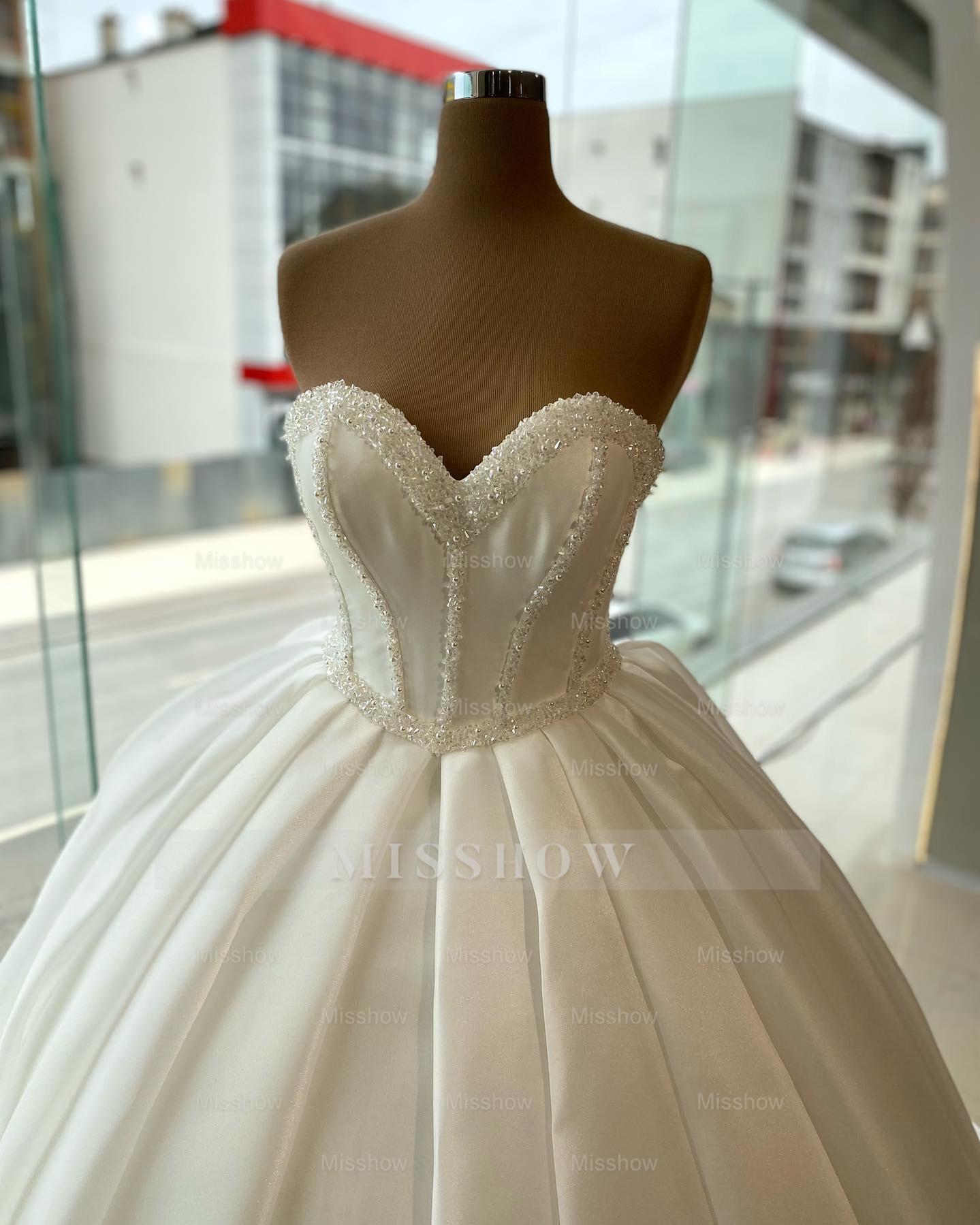 Elegant White Ball Gown Sweetheart Sleeveless Ruffles Beaded Long Satin Wedding Dress With Bow