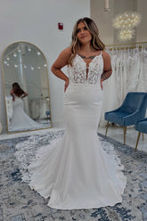 Elegant White Mermaid Spaghetti Straps Sleeveless Lace Chapel Train Satin Wedding Dress With Appliques