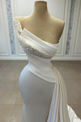 Elegant White Mermaid Strapless One-Shoulder Beaded Sleeveless Satin Panel Train Ruffle Evening Dresses With Pearls