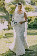 Elegant White Mermaid V-Neck Sleeveless Beaded Sweep Train Tulle Wedding Dress With Appliques