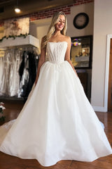 Elegant White Strapless A-Line Sleeveless Floor-Length Ball Gown Wedding Dresses With Lace bowknot