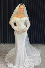 Elegant White Sweetheart Long-Sleeve Mermaid Wedding Dress with Chapel Train
