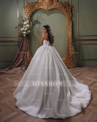 Elegant White Sweetheart Sleeveless Beaded Ball Gown Chapel Train Lace Wedding Dresses With Appliques