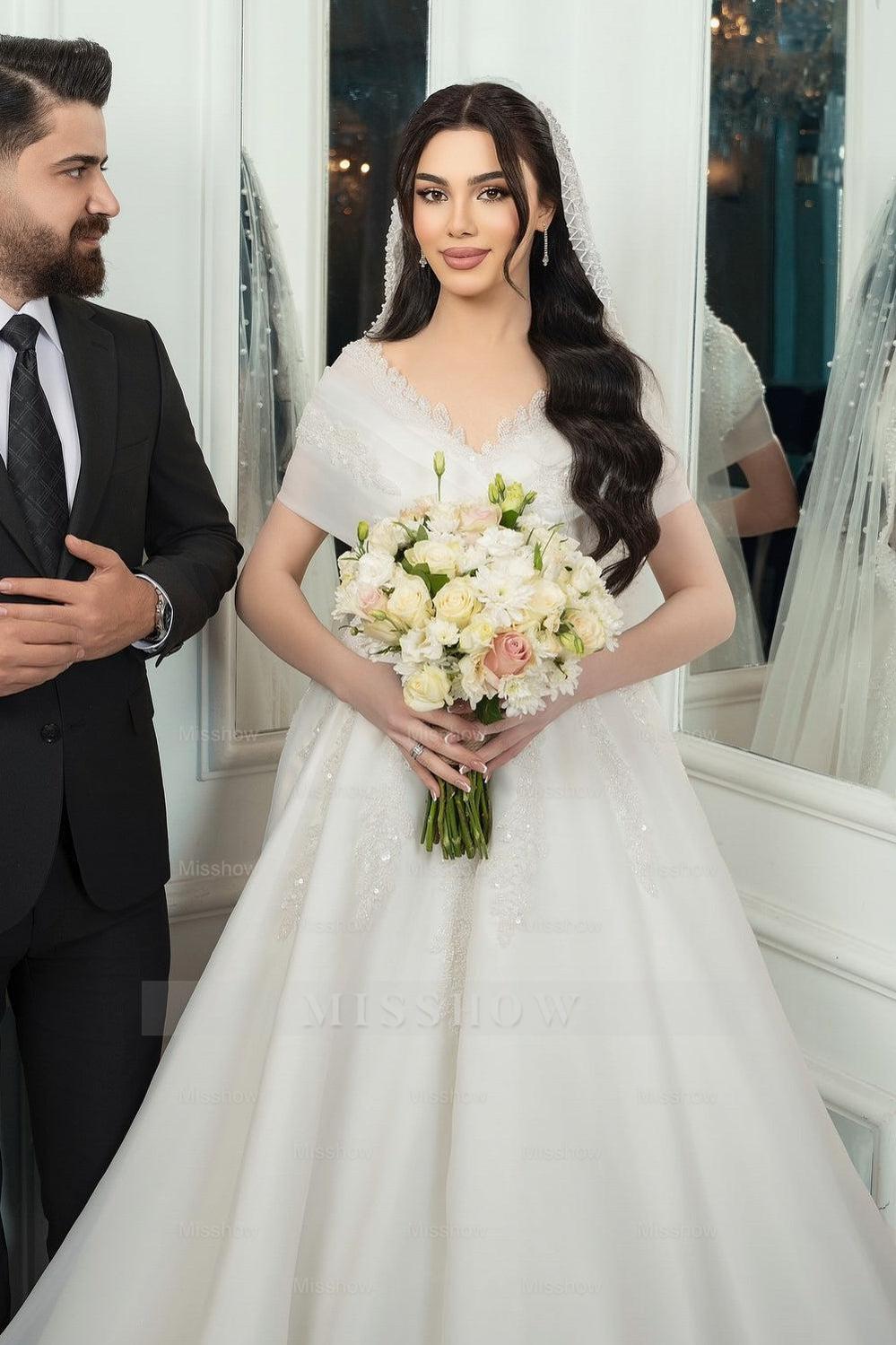 Elegant White V-Neck Off-The-Shoulder Sleeveless Sequined Long Chiffon Wedding Dresses With Appliques