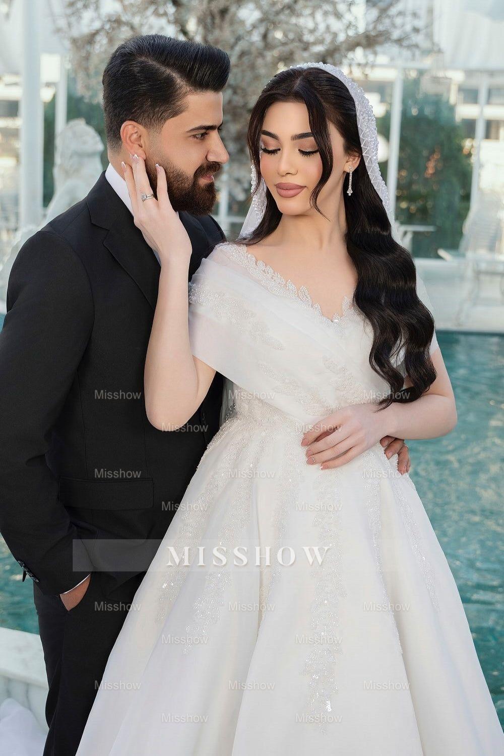 Elegant White V-Neck Off-The-Shoulder Sleeveless Sequined Long Chiffon Wedding Dresses With Appliques
