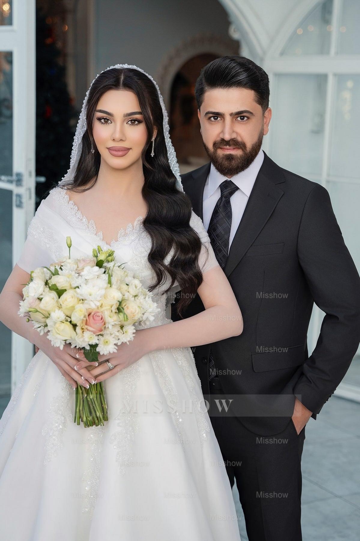Elegant White V-Neck Off-The-Shoulder Sleeveless Sequined Long Chiffon Wedding Dresses With Appliques