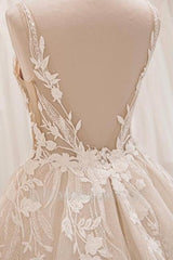 Elegant White V-Neck Spaghetti Strap Ball Gown Sleeveless Tulle Wedding Dresses With Appliques