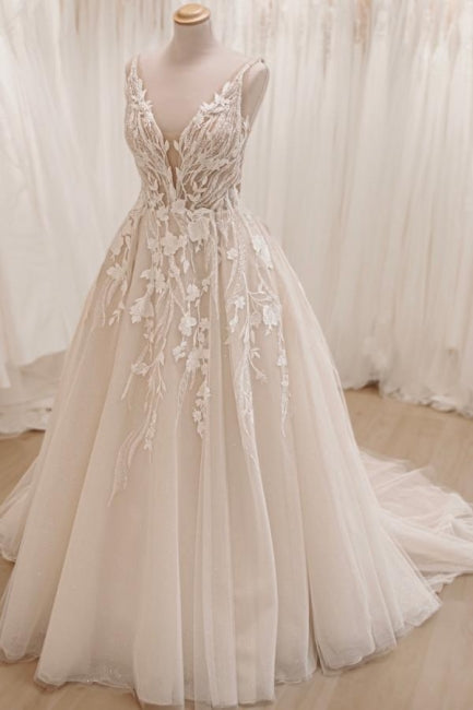 Elegant White V-Neck Spaghetti Strap Ball Gown Sleeveless Tulle Wedding Dresses With Appliques