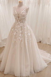 Elegant White V-Neck Spaghetti Strap Ball Gown Sleeveless Tulle Wedding Dresses With Appliques