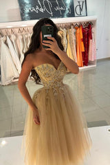 Enchanting Champagne A-line Sweetheart Sleeveless Tea-Length Tulle Evening Dresses with Beadings