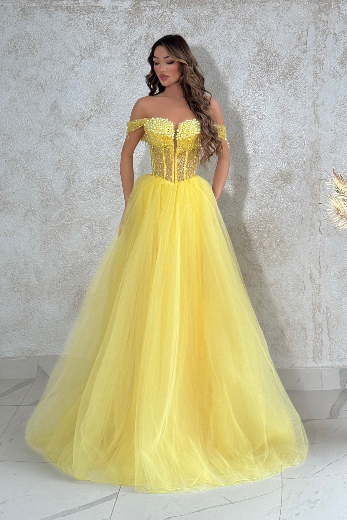 Enchanting Yellow Ball Gown Strapless Off-The-Shoulder Sleeveless Beaded Sequined Tulle Formal Dress With Pearls