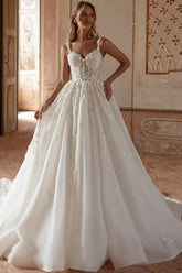Extravagant Long Ivory A-line Princess Spaghetti Straps Lace Tulle Wedding Dress