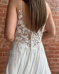 Fabulous A-Line Lace Spaghetti Straps Sleeveless White Wedding Dresses With Split Train