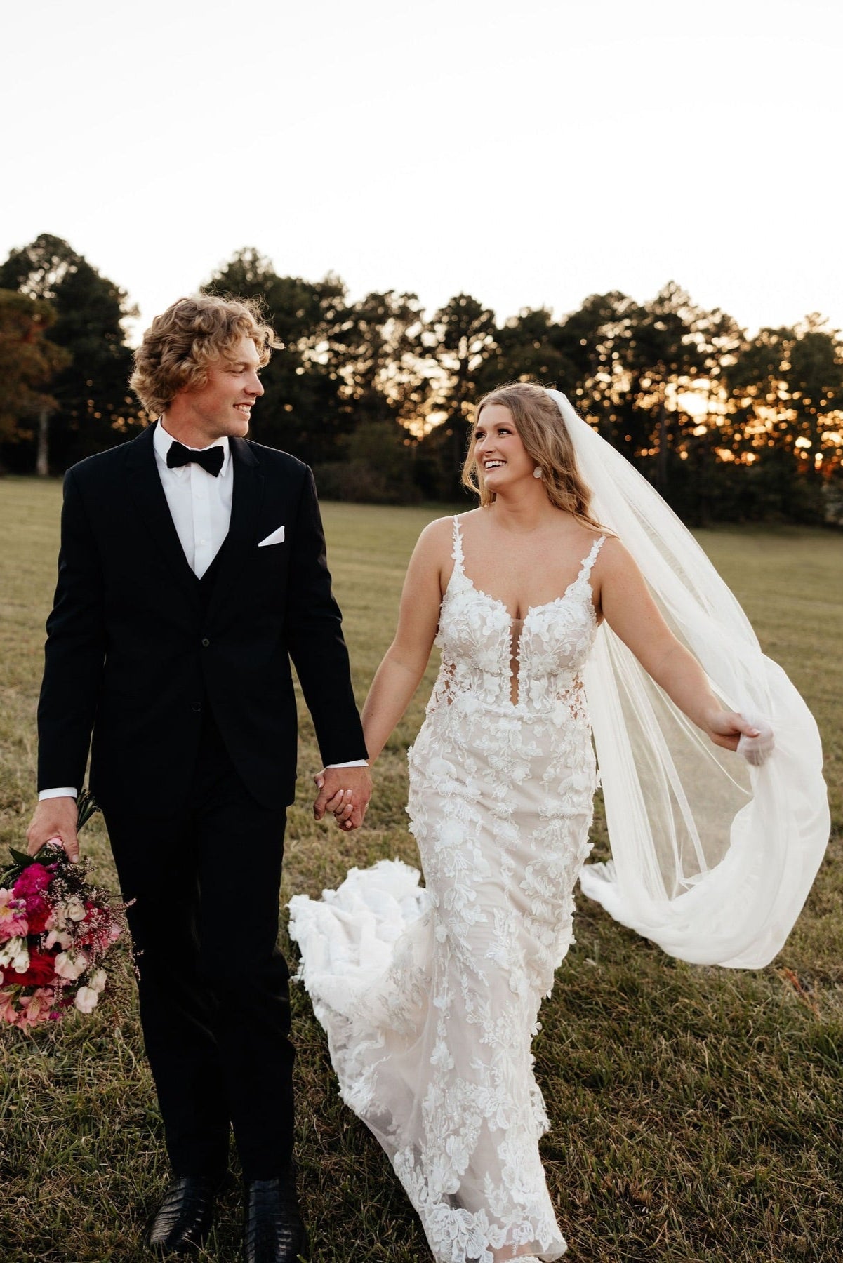 Fabulous Ivory Mermaid Spaghetti Straps Sleeveless Lace Chapel Train Wedding Dress With Appliques