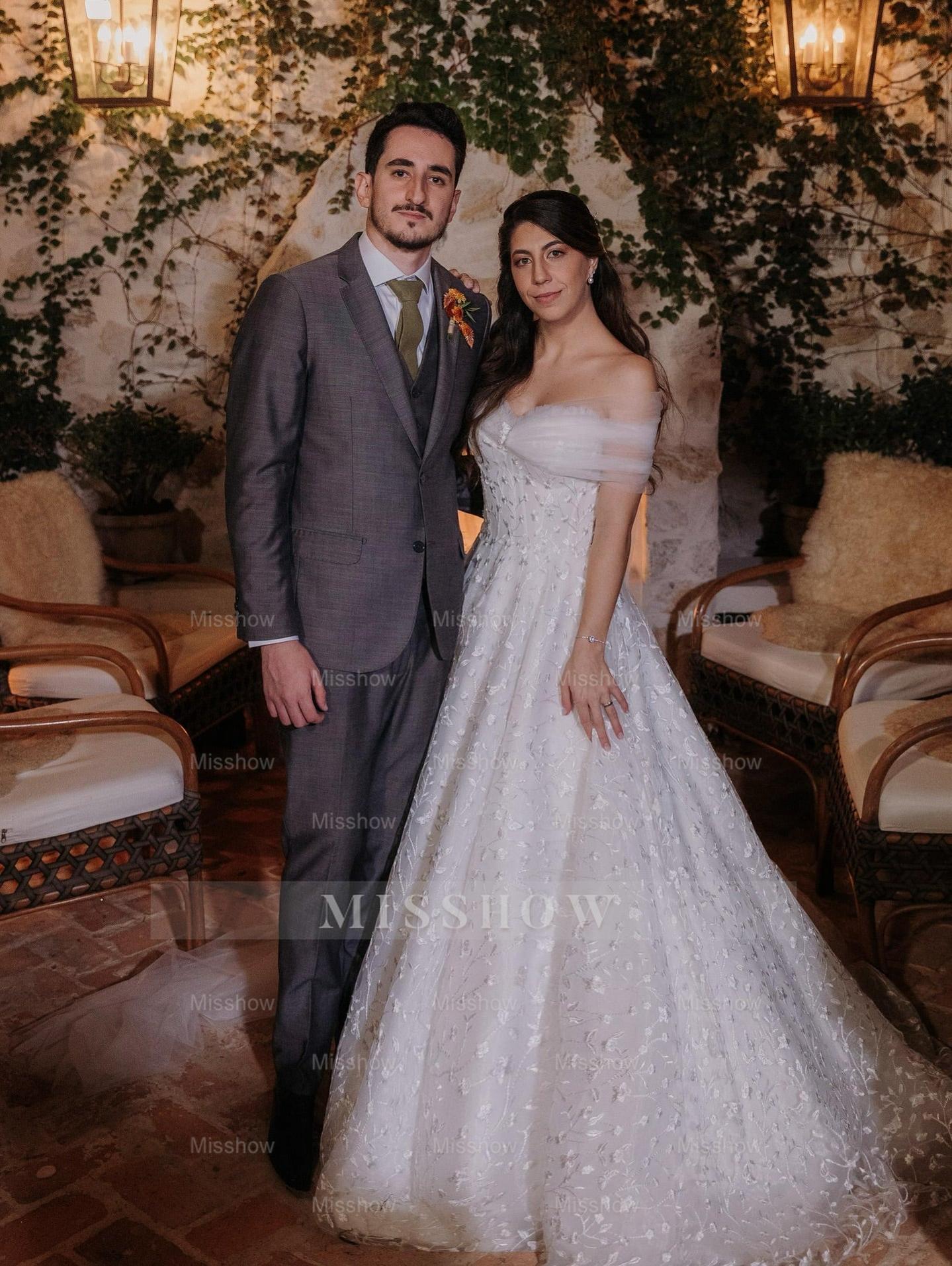Fabulous White A-Line Lace Off-The-Shoulder Sleeveless Tulle Wedding Dresses