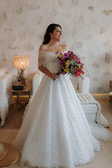 Fabulous White A-Line Lace Off-The-Shoulder Sleeveless Tulle Wedding Dresses