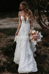 Fabulous White A-Line Spaghetti Strap V-neck Sleeveless Lace Sweep Train Tulle Wedding Dresses With High Slit