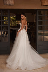 Fabulous White A-line Sweetheart Sequined Lace Sleeveless Tulle Long Wedding Dresses With Slit