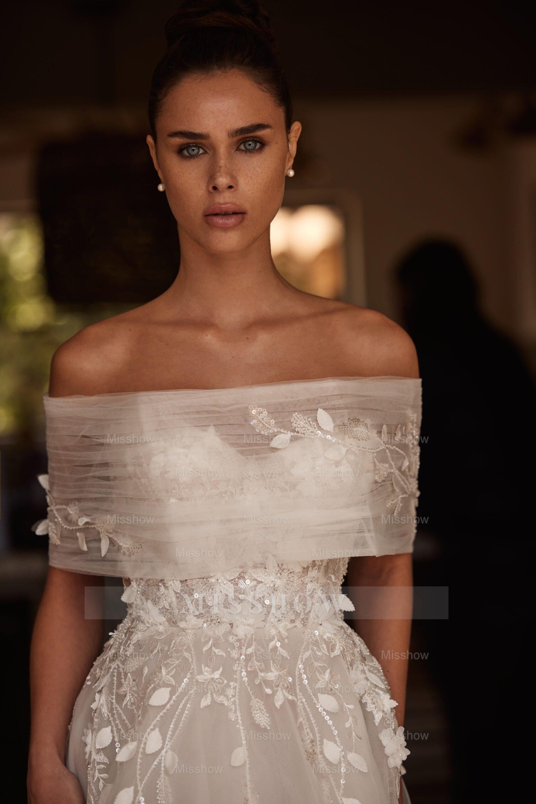 Fabulous White A-line Sweetheart Sequined Lace Sleeveless Tulle Long Wedding Dresses With Slit