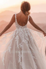 Fabulous White V-Neck Spaghetti Strap A-Line Sleeveless Backless Tulle Long Lace Wedding Dresses With Appliques