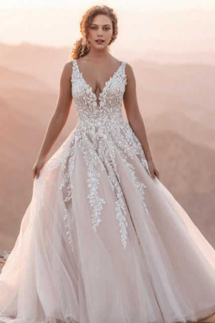 Fabulous White V-Neck Spaghetti Strap A-Line Sleeveless Backless Tulle Long Lace Wedding Dresses With Appliques