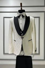 Fashion White Peaked Lapel Three-Piece Jacquard Prom Suit