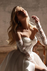 Fashionable White Sweetheart A-Line Sleeveless Lace Sweep Train Wedding Dresses With High Slit
