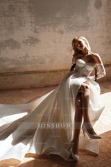 Fashionable White Sweetheart A-Line Sleeveless Lace Sweep Train Wedding Dresses With High Slit