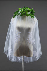 Floral Cute Tulle Cut Edge 1.5*1.5M Wedding Veils with Appliques Sequined