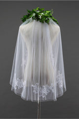 Floral Cute Tulle Cut Edge 1.5*1.5M Wedding Veils with Appliques Sequined
