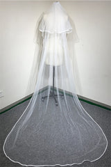 Floral Cute Tulle Lace Ribbon Edge 1.5*1.4M Wedding Veils with Comb